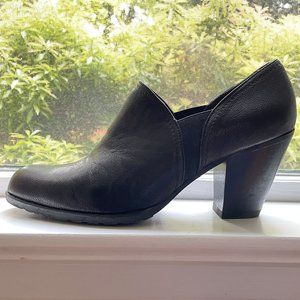 Stuart Weitzman Sleek 3" Heeled Black shoe